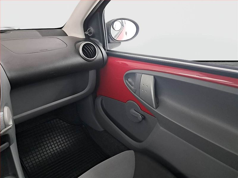 Citroën C1 (2011) 1.0, nová STK, jezdí výborně - fotka 8 z 14