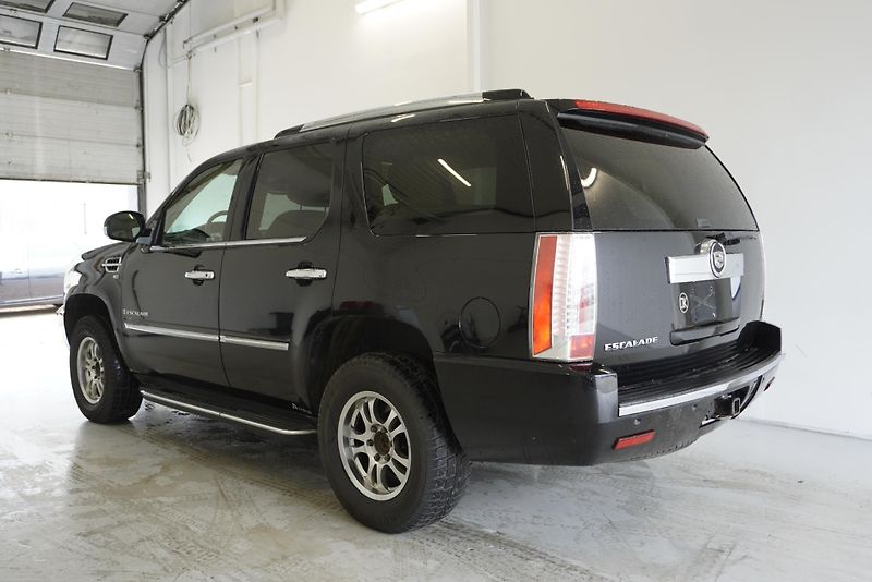 Cadillac Escalade 6,2I V8 4WD AUT. - fotka 7 z 32