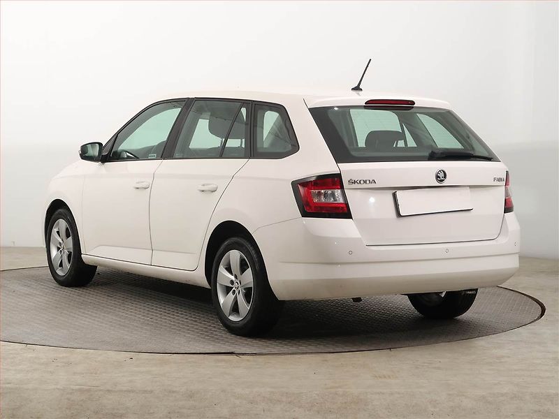 Škoda Fabia (2017) Style 1.4 TDI, Serv.kniha - fotka 4 z 15