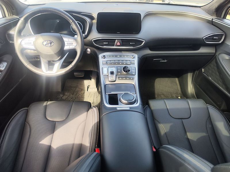 Hyundai Santa Fe 2.2 CRDi/142kW Luxury PNM DCT - fotka 17 z 39