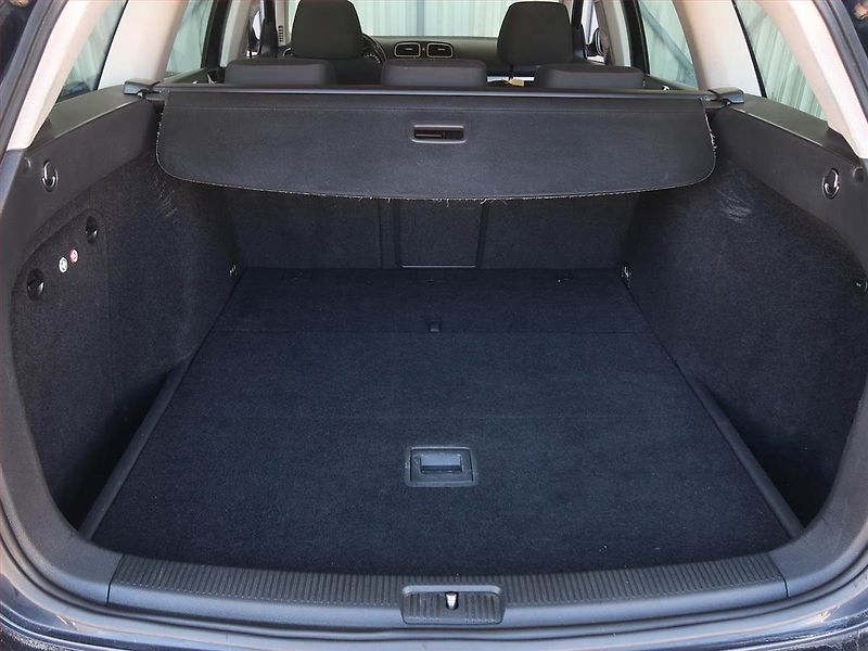 Volkswagen Golf (2013) Highline 2.0 TDI, Serv.kniha - fotka 13 z 17