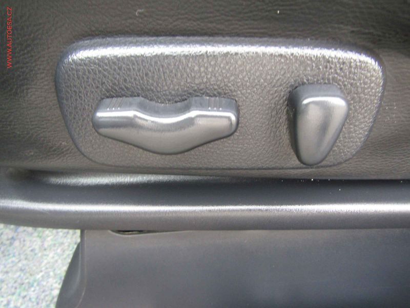 Nissan X-Trail (2004) 2.0 dCi 4x4, 2.maj,ČR, Ac - fotka 11 z 21