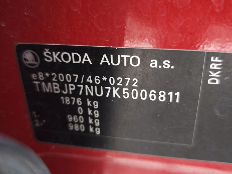 Škoda Karoq 2018 ČR 1.0TSI 85kW - fotka 29 z 30