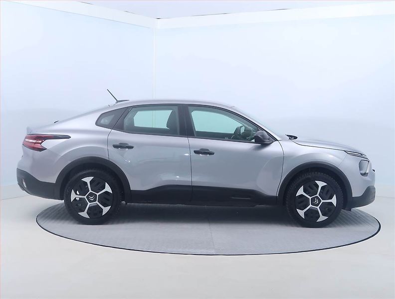 Citroën C4 X (2024) 1.2 PureTech, ČR,1.maj - fotka 6 z 14