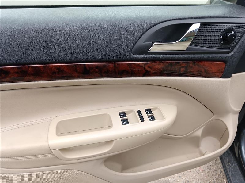 Škoda Octavia 2,0 TDi CR  Elegance - fotka 18 z 22