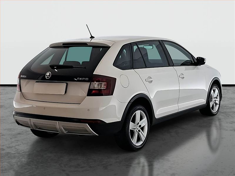 Škoda Rapid (2016) Spaceback 1.4 TDI, Xenony - fotka 5 z 16