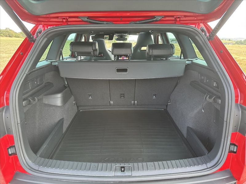 Škoda Kodiaq 2,0 TDI 147kW Sportline Zaruka - fotka 10 z 44
