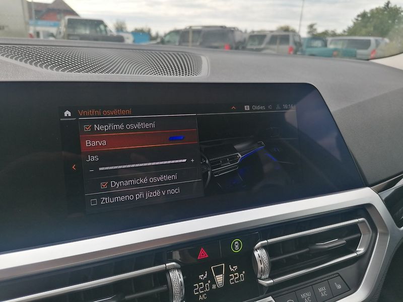 BMW Řada 3 (2020) 2.0 318D A/T Kůže - fotka 16 z 44