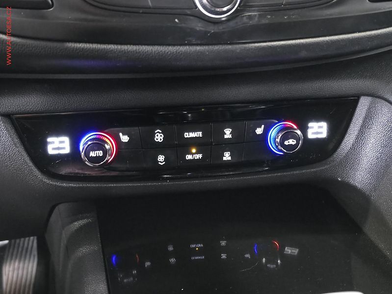 Opel Insignia (2021) 2.0 CDTi, AT, LED, navi - fotka 15 z 18
