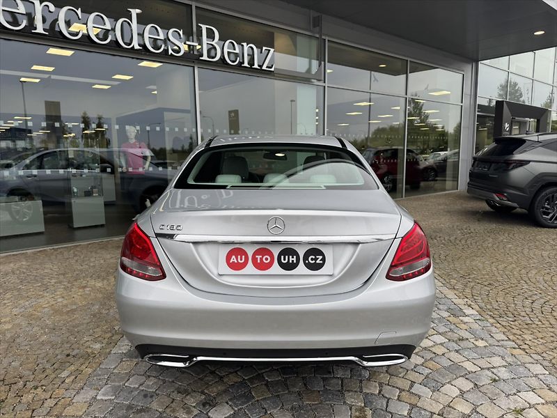 Mercedes-Benz Třídy C C 180 - fotka 20 z 23
