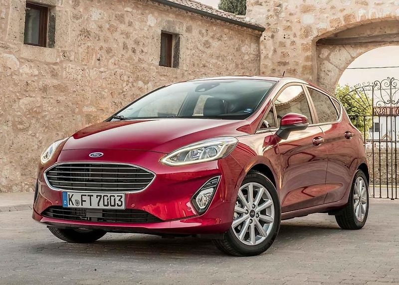Kia nabízí před Vánoci slevy od 25 až do 70 tisíc korun.