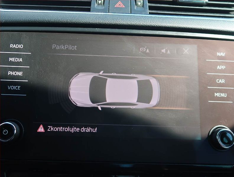 Škoda Octavia (2019) 1.5 TSI, Serv.kniha, Navi - fotka 16 z 17