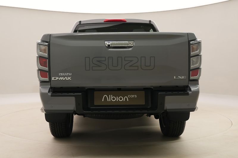 Isuzu D-Max (2026) Double Cab 2,2l LSE 4x4 AUT - fotka 4 z 35