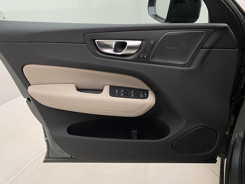 Volvo XC60 T8 AWD RECHARGE ULTRA DARK CZ - fotka 7 z 69