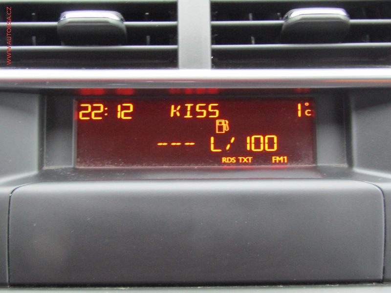 Citroën C4 (2011) 1.4i, ČR - fotka 12 z 15