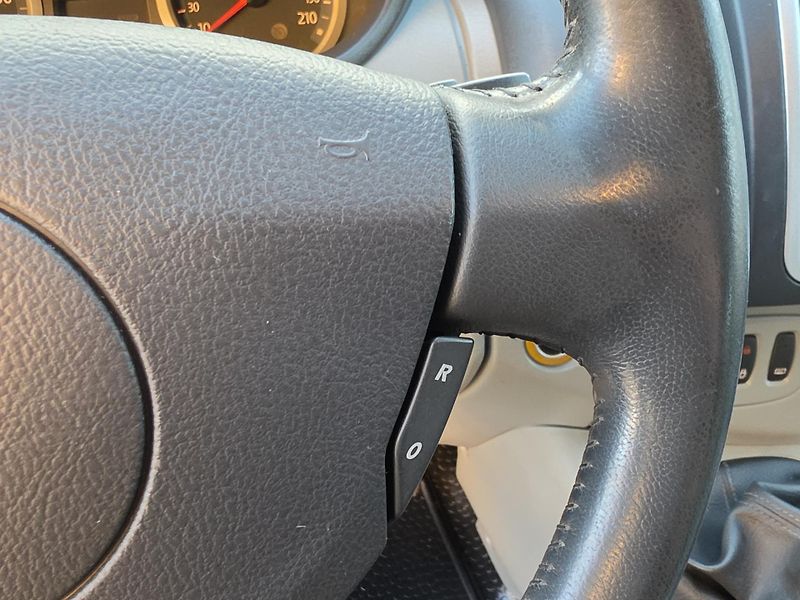 Renault Trafic 2.0dCi 84kW 9-MÍST*AC*TAŽNÉ* - fotka 17 z 42