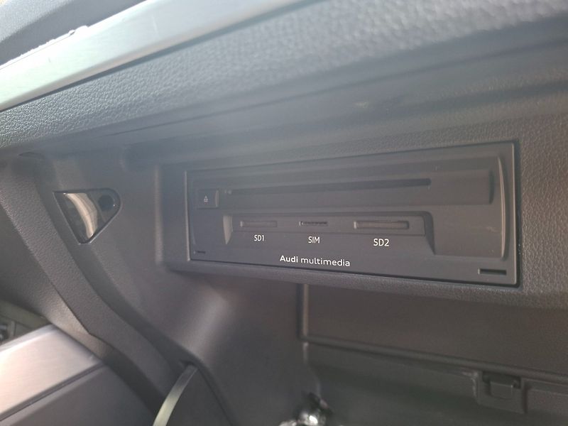 Audi Q2 (2016) 2.0TDI 140kW 7A QUATTRO S-LINE - fotka 24 z 47