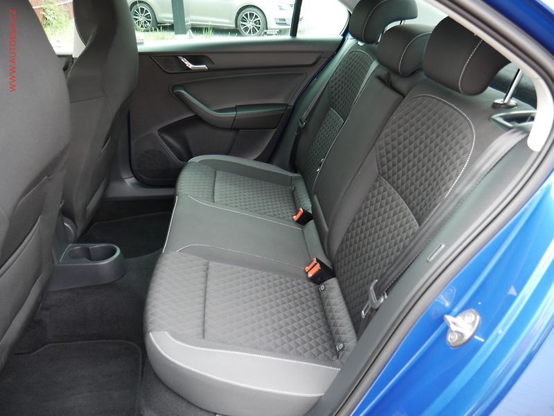 Škoda Rapid (2016) 1.4 TDI, 1.maj,ČR, Style - fotka 10 z 17