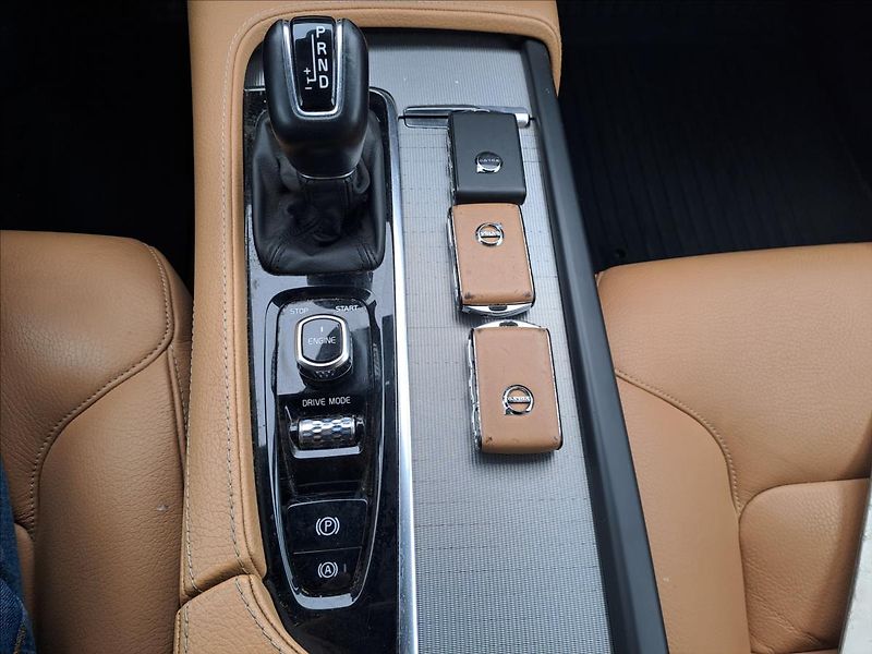 Volvo V90 2,0 T5  INSCRIPTION - fotka 15 z 21