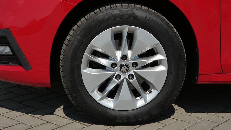 Škoda Octavia Combi 2,0 TDI Ambition - fotka 22 z 23