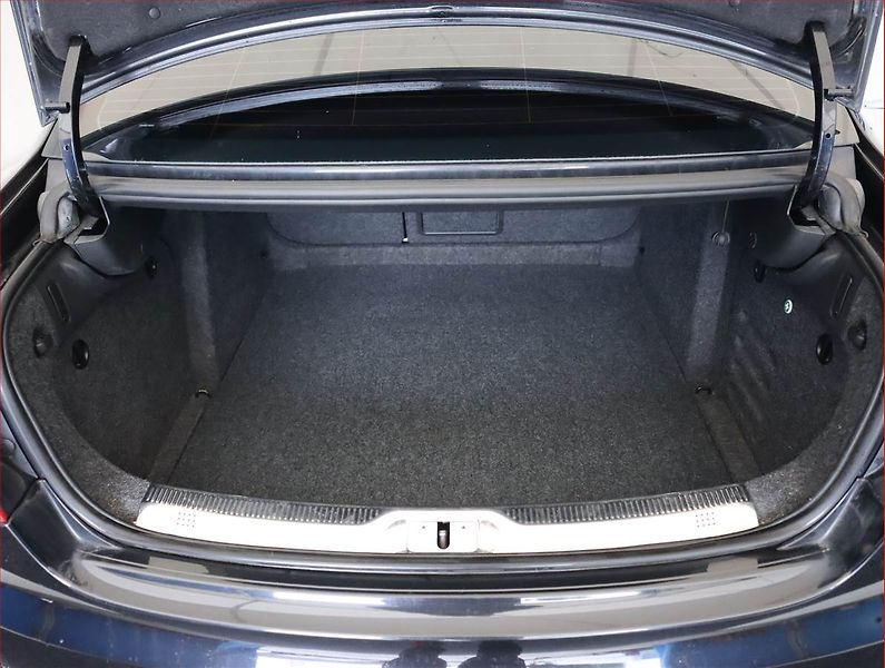 Škoda Superb (2011) 2.0 TDI, Navi, Xenony - fotka 14 z 18