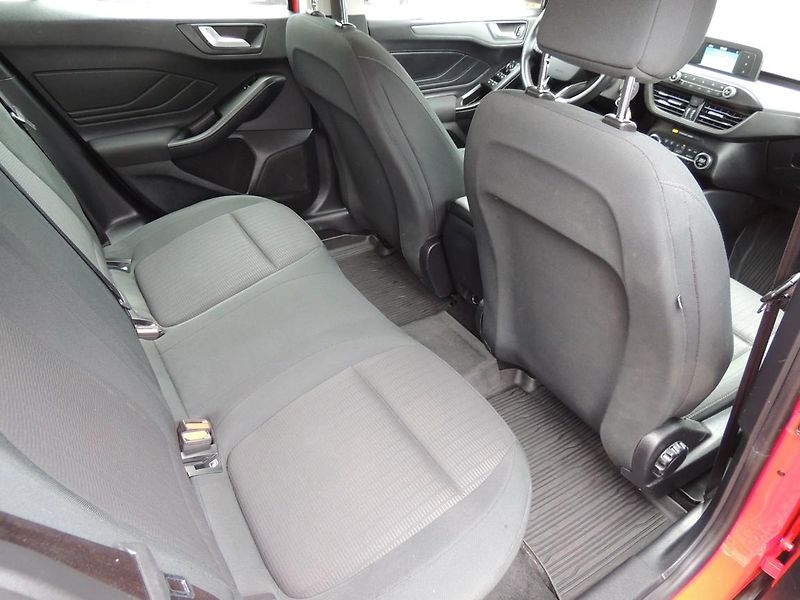 Ford Focus (2019) Combi 1.0i,92kw,ČR,1.majitel - fotka 39 z 49