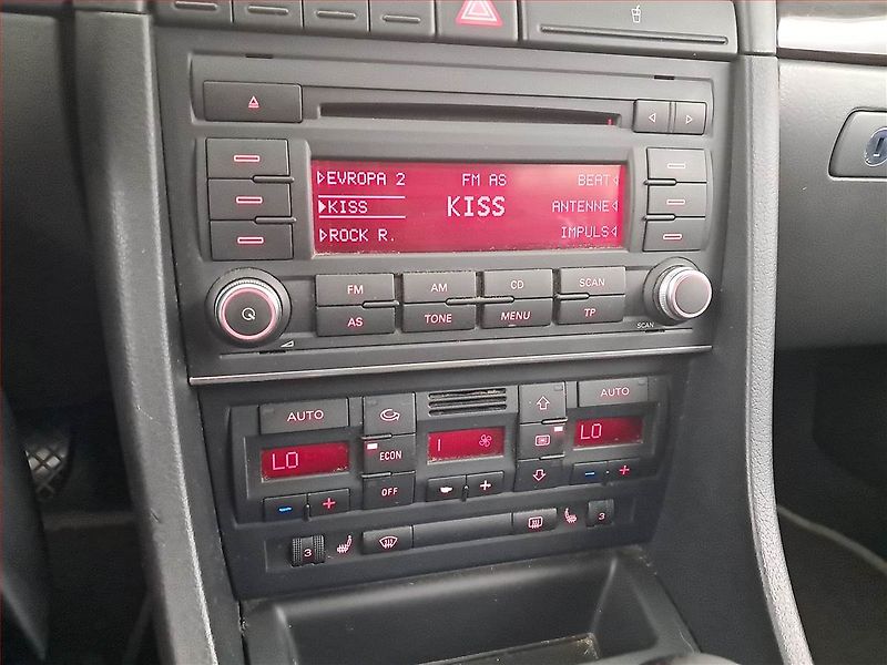 Seat Exeo (2009) 2.0 TDI, nová STK, udržované - fotka 12 z 15