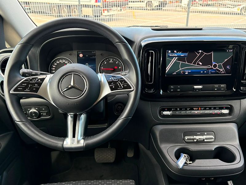 Mercedes-Benz Vito Tourer 116CDI Long 4Matic PRO - fotka 22 z 31
