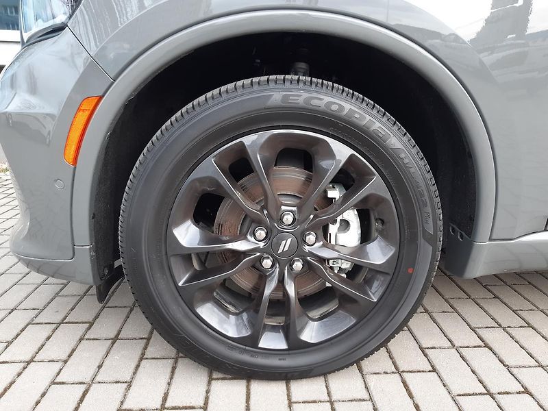 Dodge Durango (2026) 5,7 V8 HEMI  R/T 4x4 - fotka 12 z 47