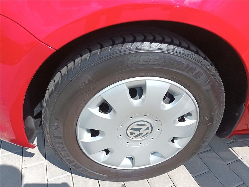 Volkswagen Golf Plus 1,6 TDI,66KW,SERVISKA,TAŽNÉ - fotka 24 z 39