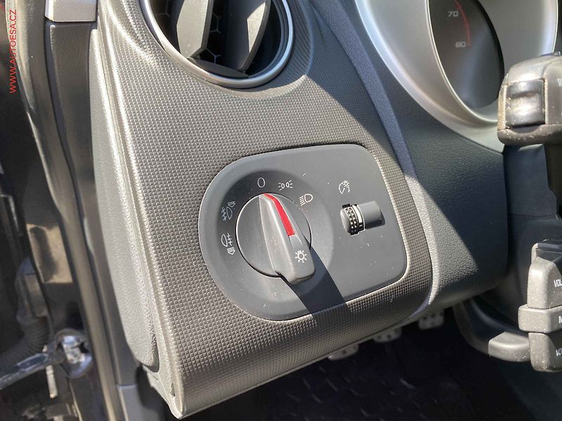 Seat Ibiza (2009) 1.6 16V, Klima - fotka 15 z 16