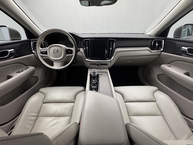 Volvo S60 T5 INSCRIPTION CZ - fotka 2 z 44