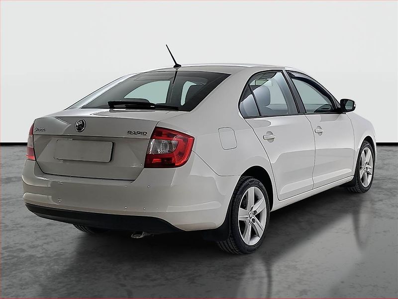 Škoda Rapid (2015) 1.4 TDI, Tempomat - fotka 5 z 17