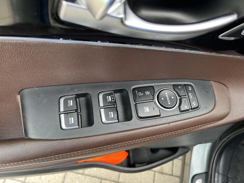 Kia Sorento 2.2 CRDi Platinum 4x4 Automat - fotka 9 z 33
