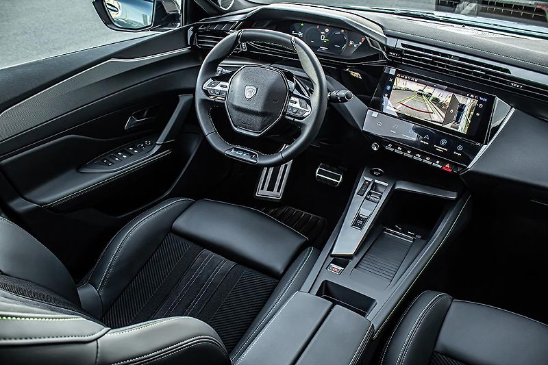 Peugeot 308 (2025) ë-GT 115 kW/157k 58kWh  SW - fotka 10 z 22