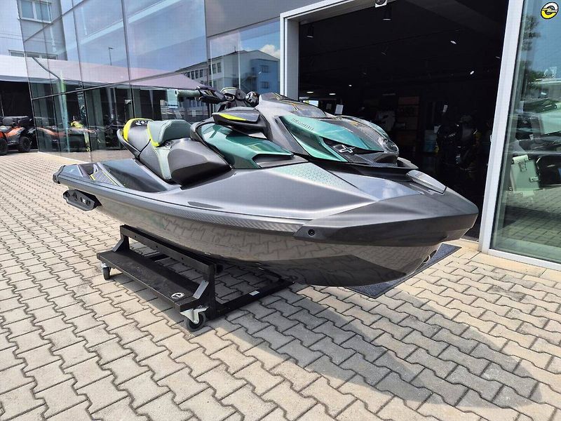 Sea Doo (2023) RXP XRS Apex 1+1-up 300hp Audi - fotka 3 z 23