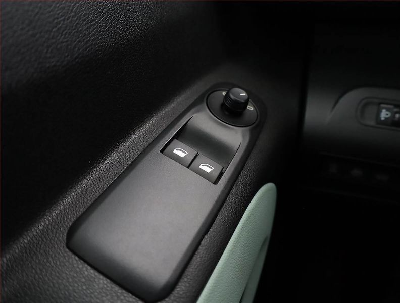 Citroën Berlingo (2019) Live 1.2 PureTech, 5Míst, ČR - fotka 14 z 16
