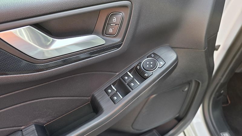 Ford Kuga (2022) 2.5i PHEV 165kW Titanium AT TZ - fotka 19 z 49