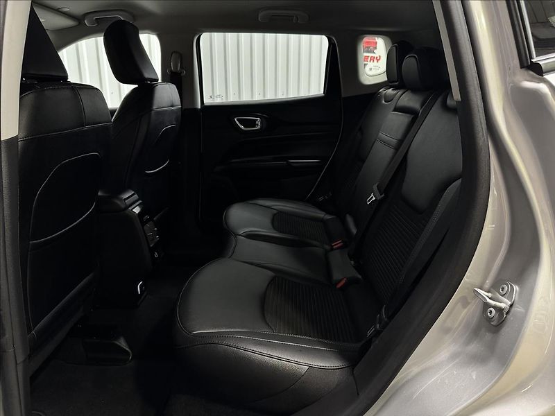 Jeep Compass 1.3 T4 4xE HYBRID LIMITED DPH - fotka 34 z 43