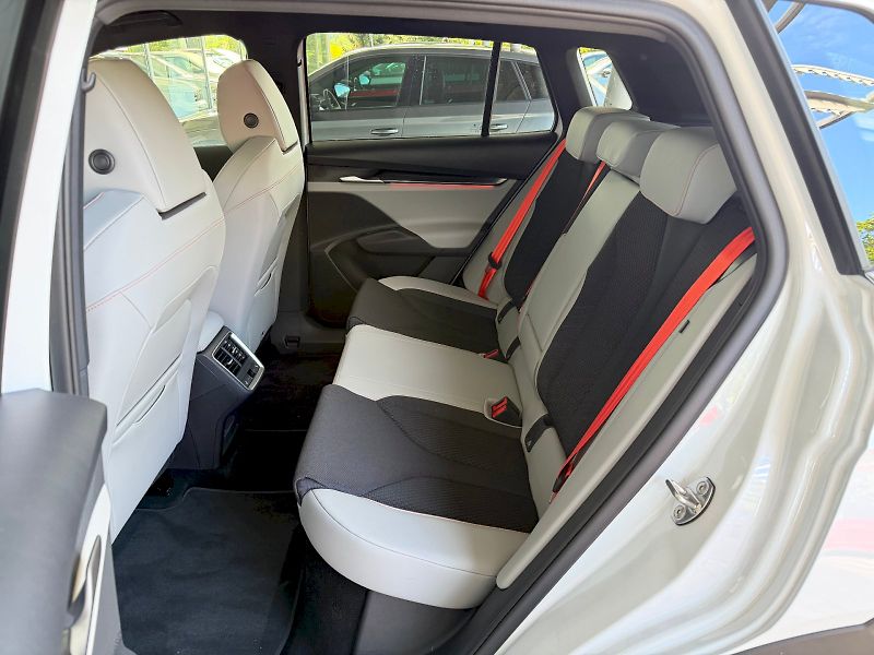 Škoda Elroq (2025) Selection 85 210 kW / 82 kWh - fotka 21 z 28