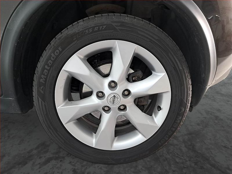 Nissan Juke (2012) 1.6 i, Tempomat, Park. senzory - fotka 14 z 16