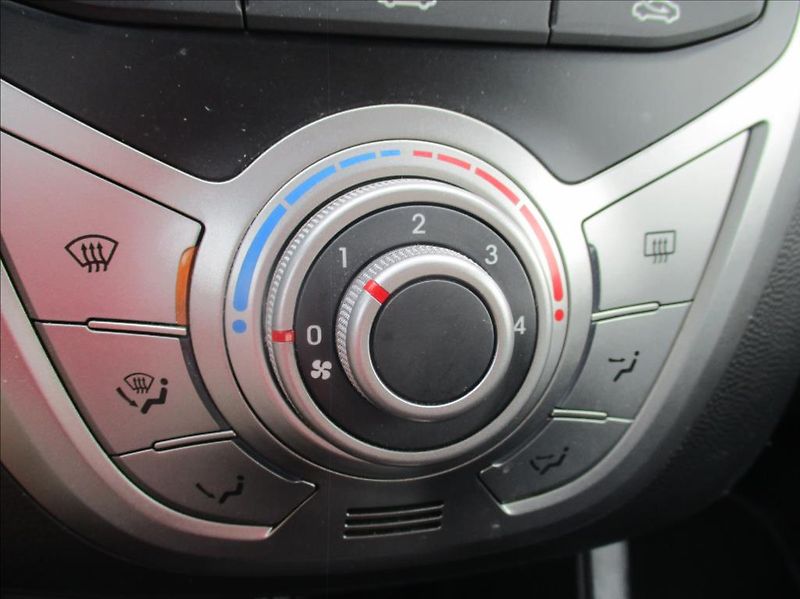 Hyundai ix20 1,6 i+LPG, Automat,servis,CZ, - fotka 13 z 28
