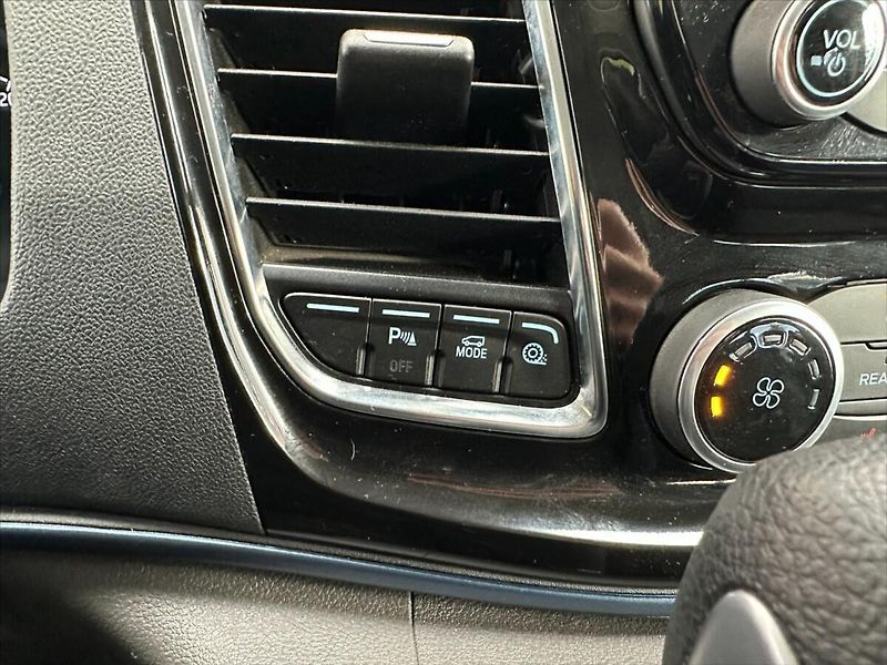 Ford Tourneo 2,0 TDCi 136kW 8MÍST AUTOMAT - fotka 30 z 48