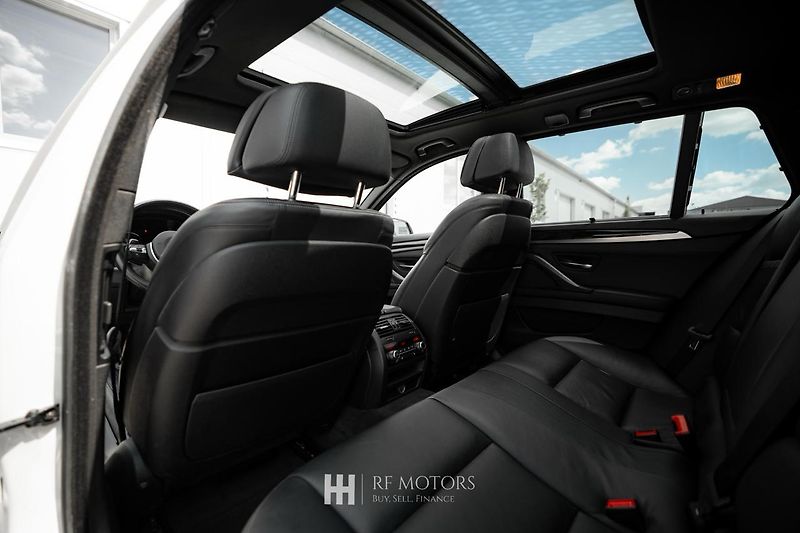 BMW Řada 5 (2013) M550d xDrive 280kW Touring - fotka 23 z 51