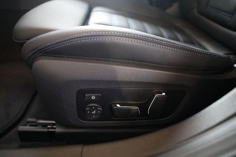 BMW Řada 4 M440i xDrive Gran Coupé - fotka 25 z 28