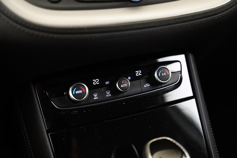 Opel Grandland X - fotka 21 z 25