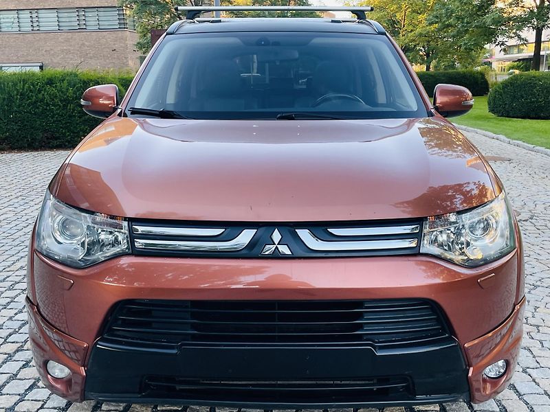 Mitsubishi Outlander 2.2D 4x4 7MÍST KAMERA SERVISKA - fotka 7 z 47