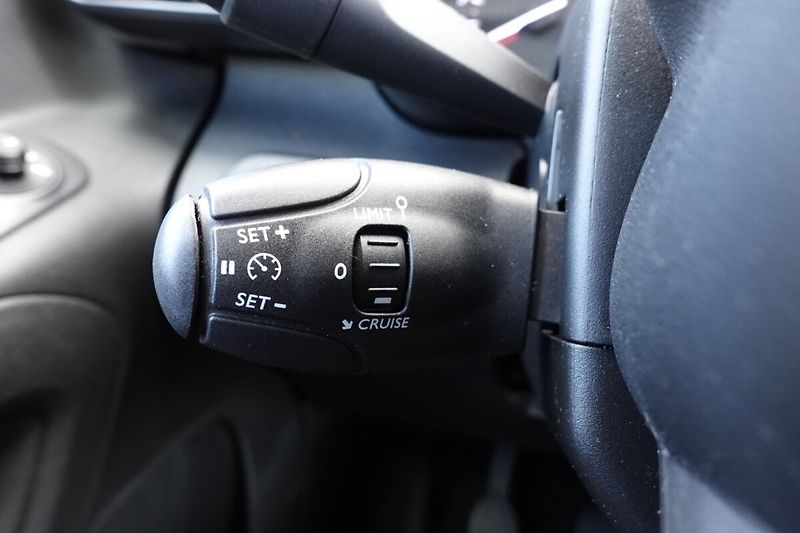 Toyota ProAce City 1,5D-4D 75kW L2 M/T 4D - Panel - fotka 19 z 21