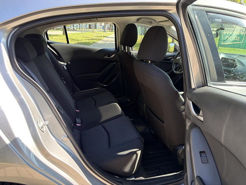 Mazda 3 1.5 Prime-Line - fotka 23 z 29