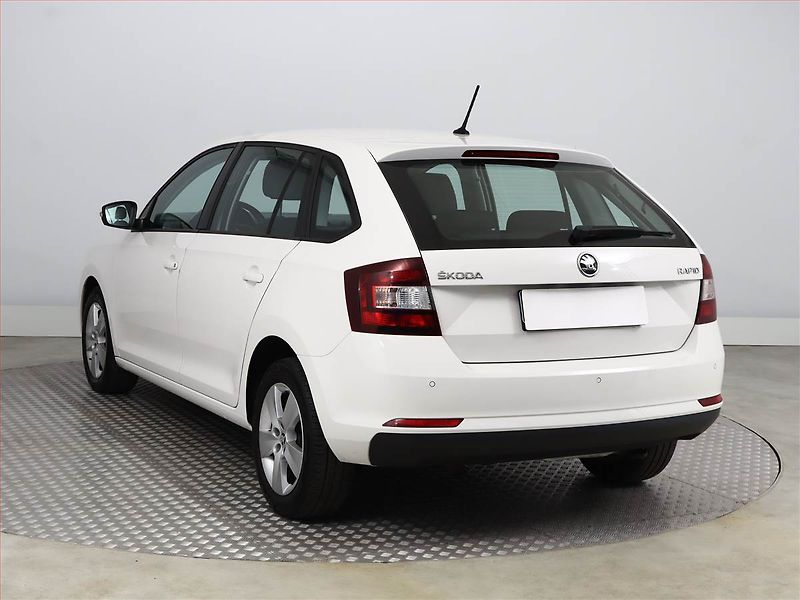 Škoda Rapid (2018) Spaceback 1.0 TSI, Serv.kniha - fotka 4 z 14